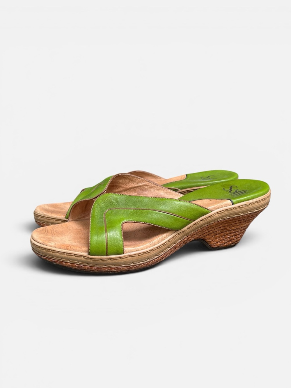 Sofft Aisley Collection Italian Leather Wedge Sandal in Lime Green Size 9